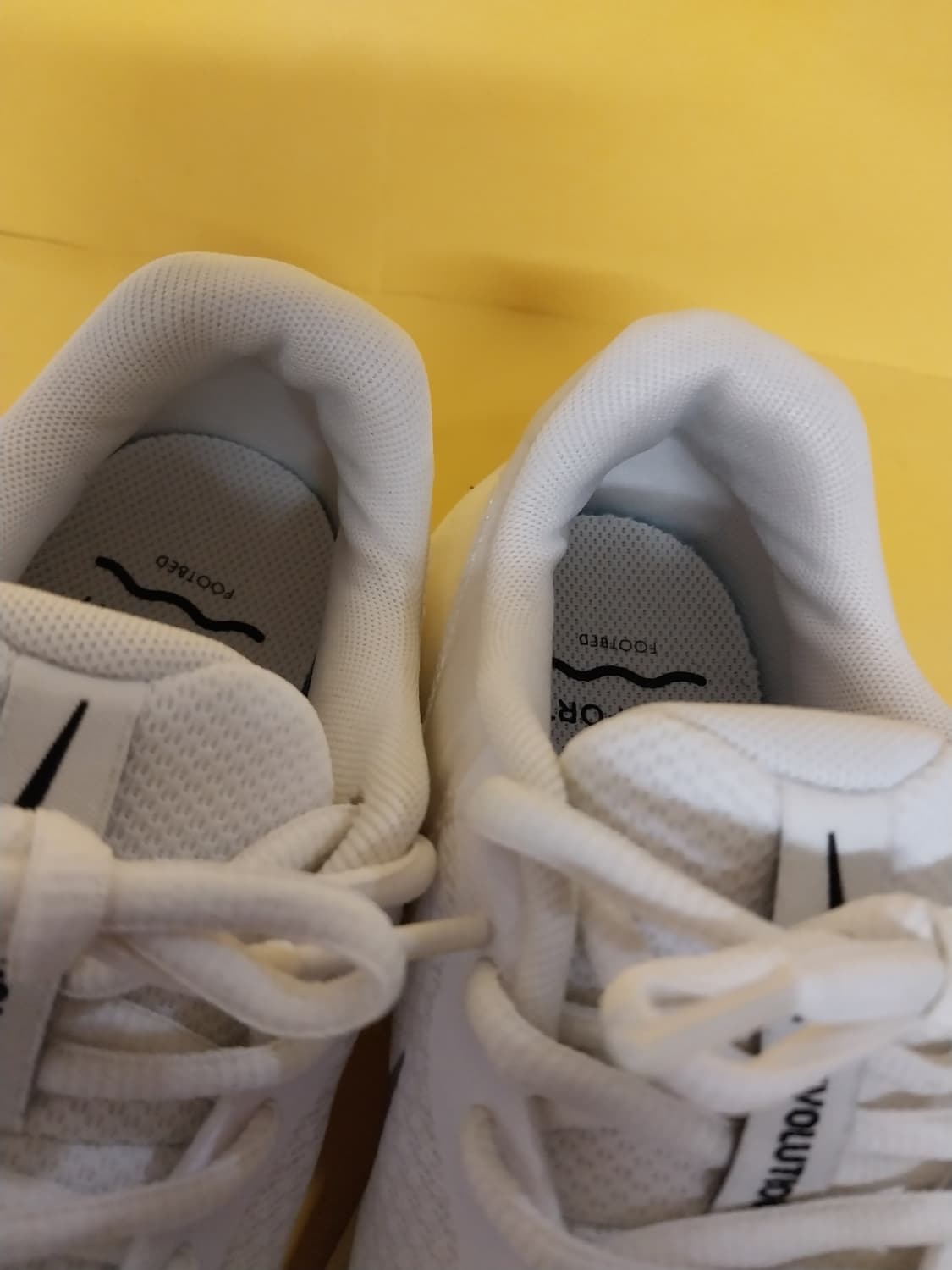 여성 나이키 레볼루션7 메탈릭실버 운동화 (235) 상품이미지5