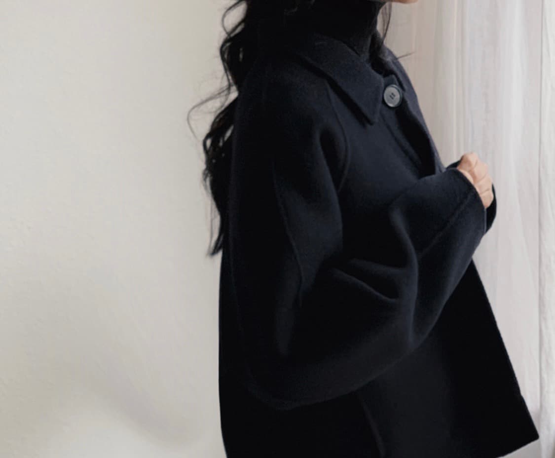 (새상품, 미착용) 슬로우앤드 히든 핸드메이드 숏코트 다크네이비 상품이미지4