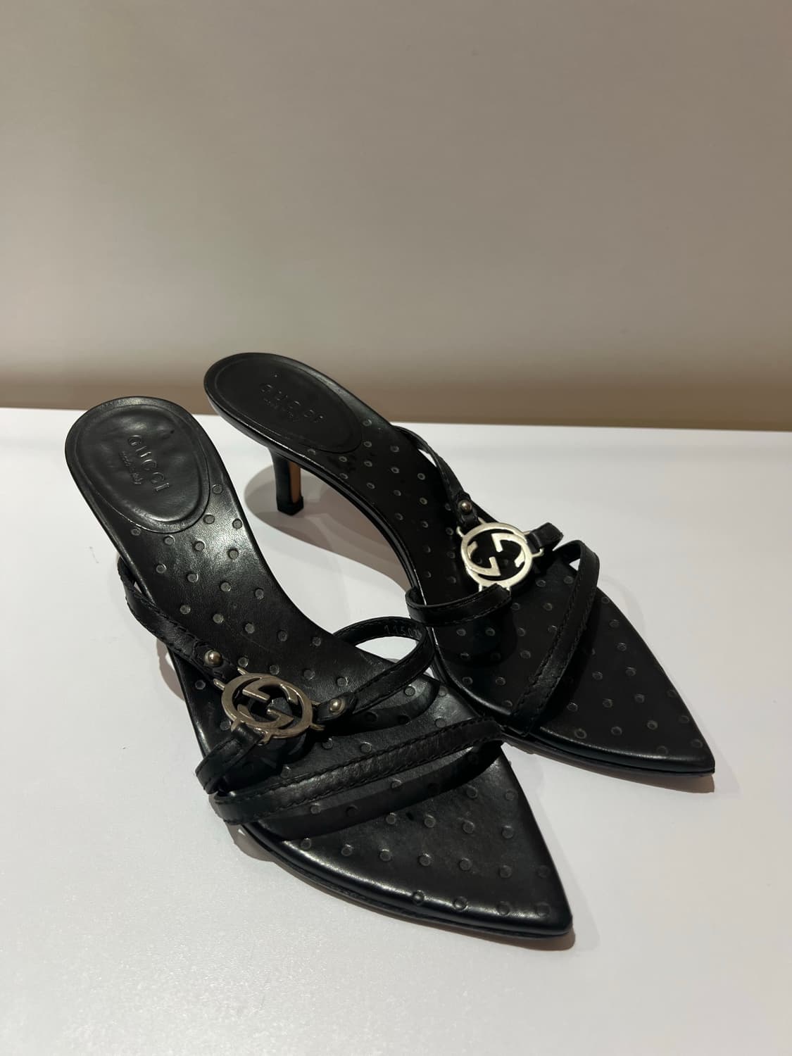 [정품] 구찌 빈티지 톰포드 아카이브 GG 로고 스트랩 샌들 상품이미지1