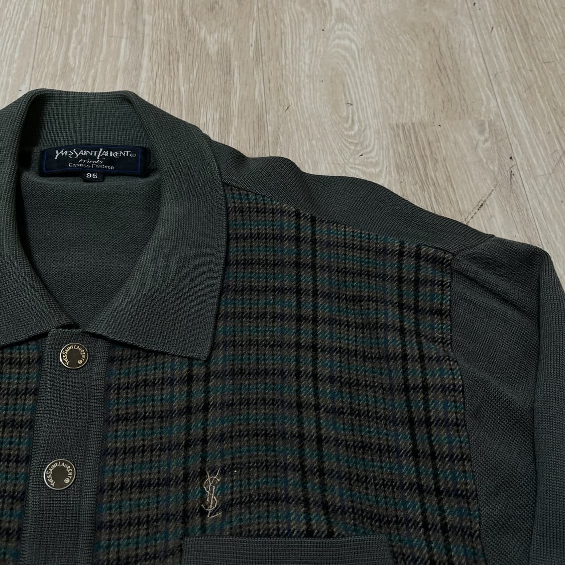 입생로랑 체크 배색 버튼업 카라 니트 [카키] M/95 상품이미지4