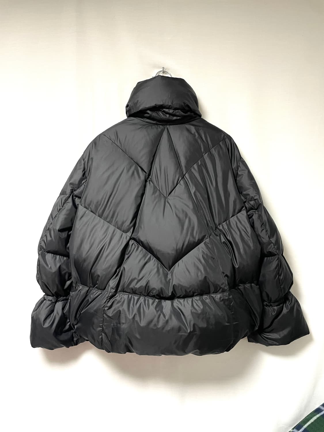 SYSTEM 시스템 여성 오버핏 하이넥 셔링 구스다운 숏패딩 _ 블랙 상품이미지2