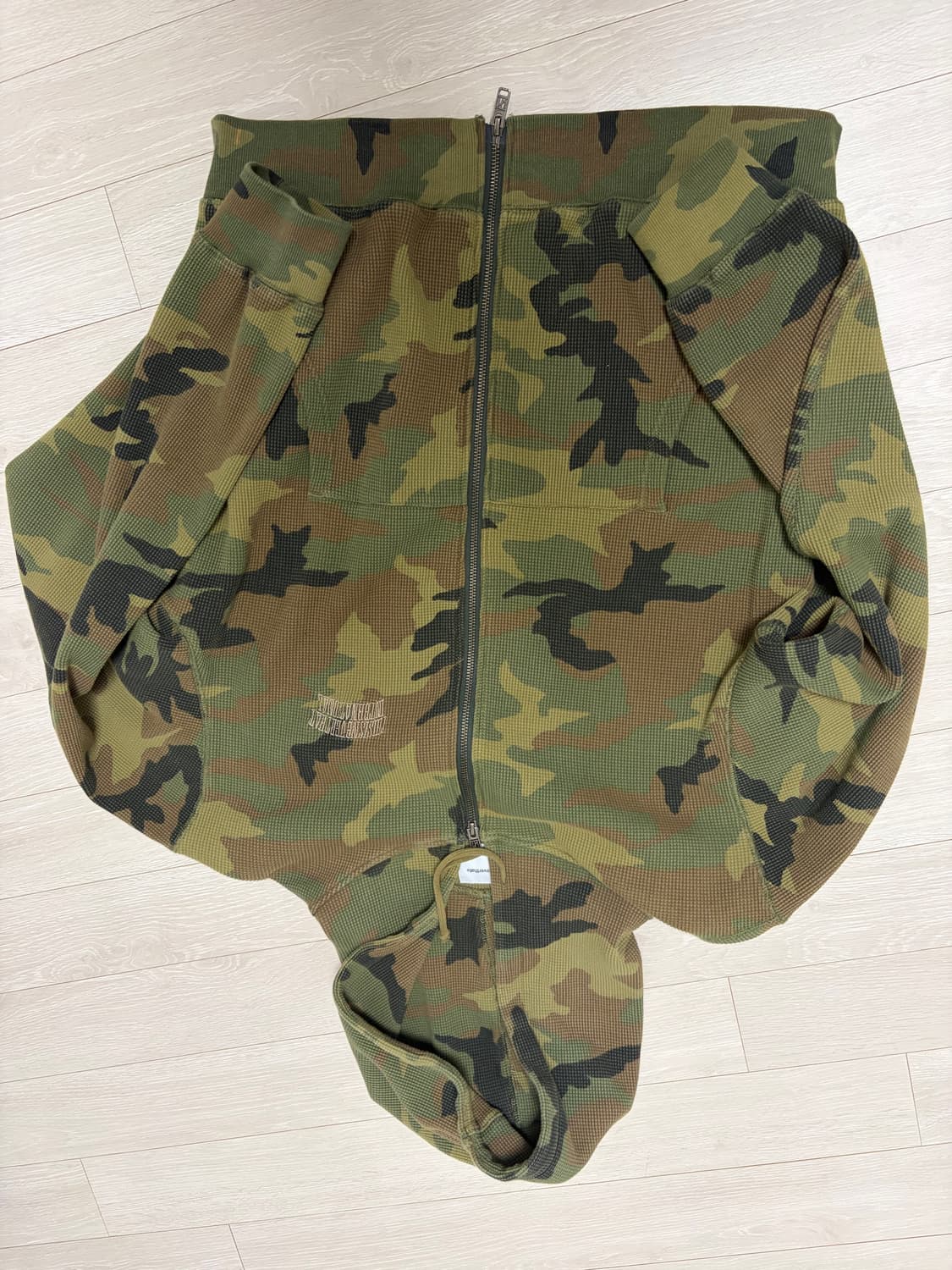 (디스이즈네버댓) 카모 써멀 후드집업 M 상품이미지2