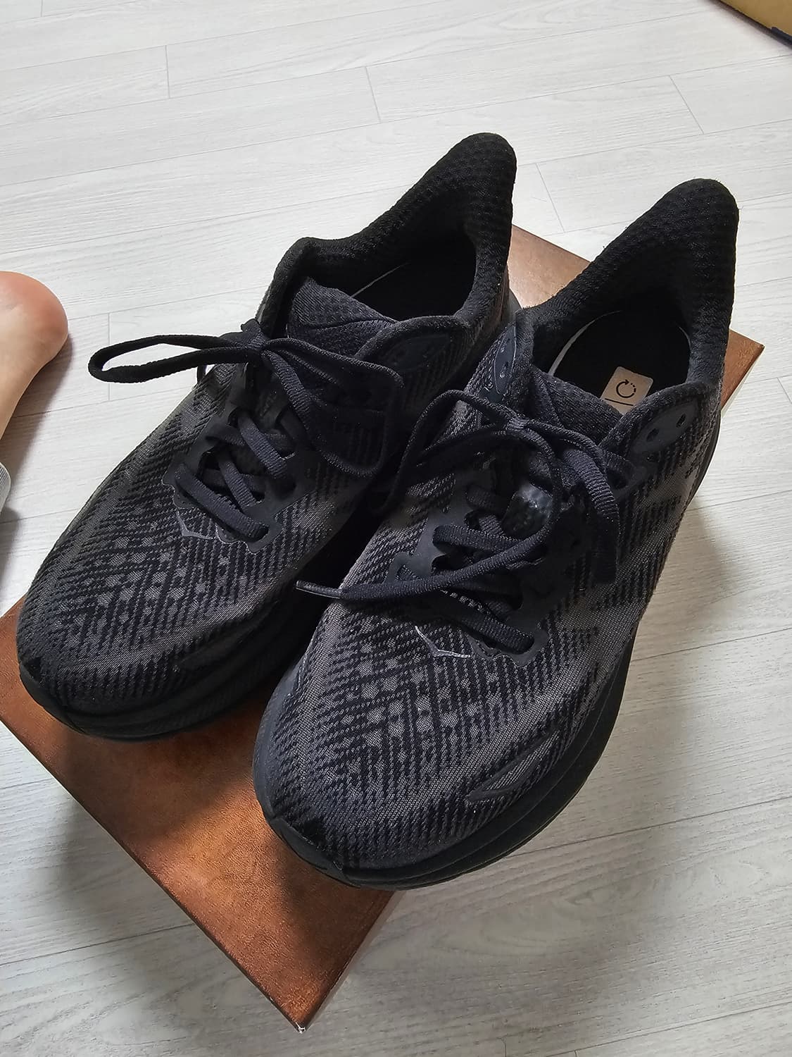 호카 클리프톤9 블랙 235 상품이미지1