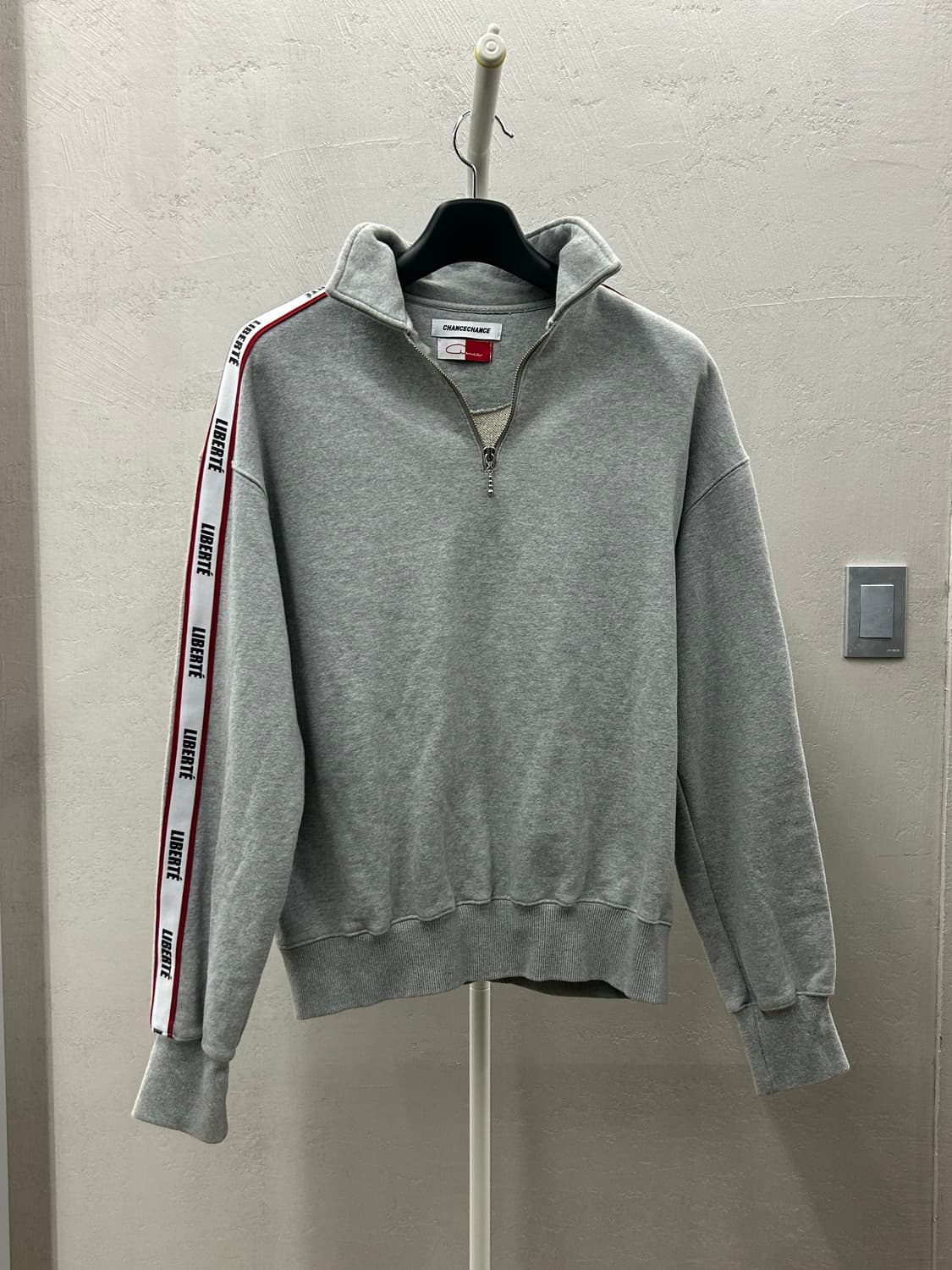 CHANCECHANCE(챈스챈스) 그레이 맨투맨 반집업 상품이미지2