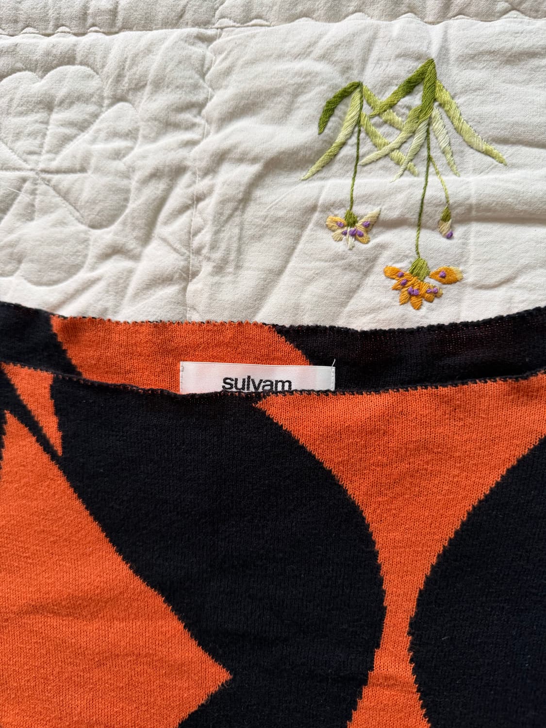 설밤 Sulvam 비대칭 기하학 패턴 보트넥 니트 상품이미지3