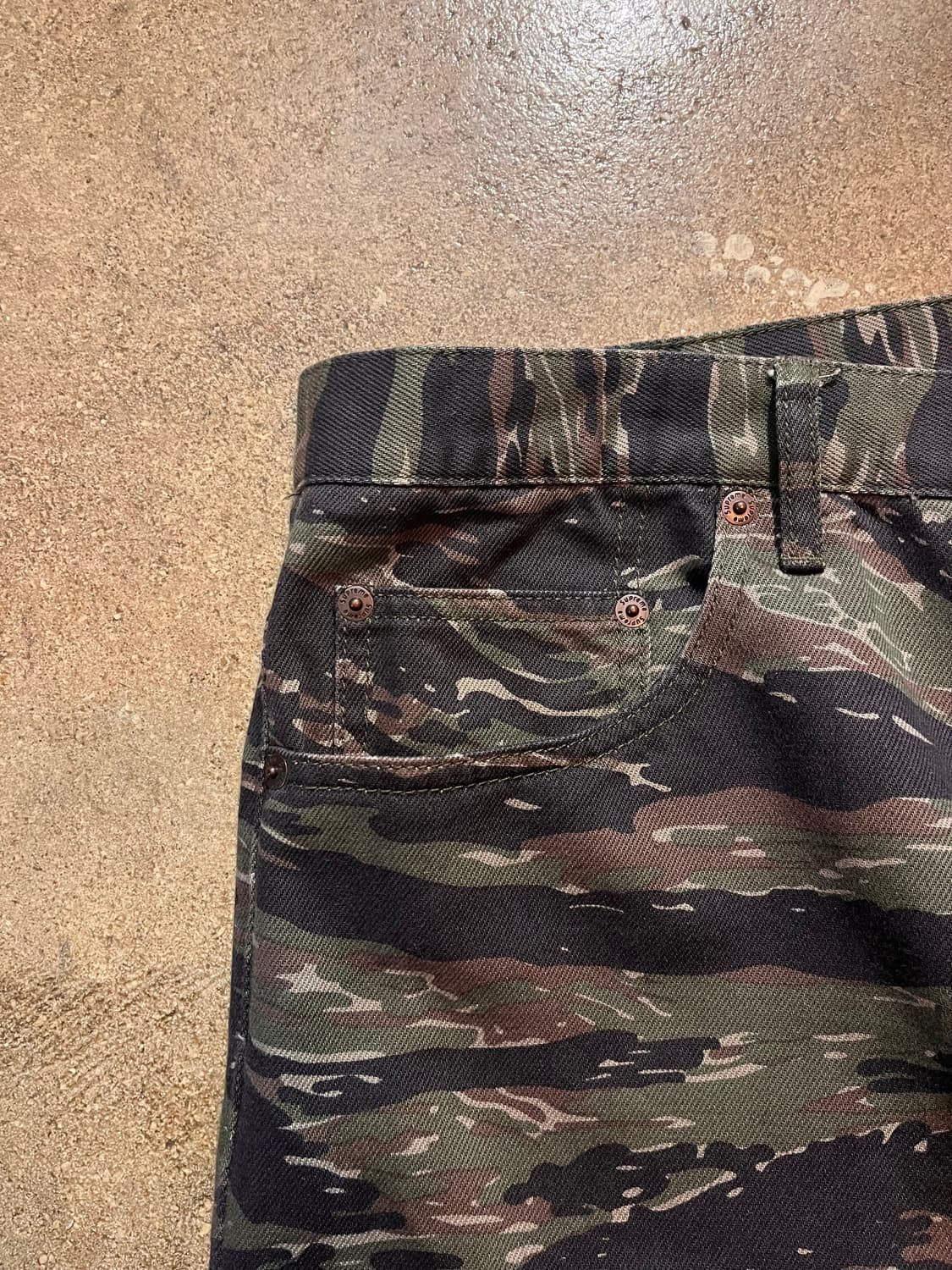 Supreme 슈프림 카모팬츠 상품이미지4