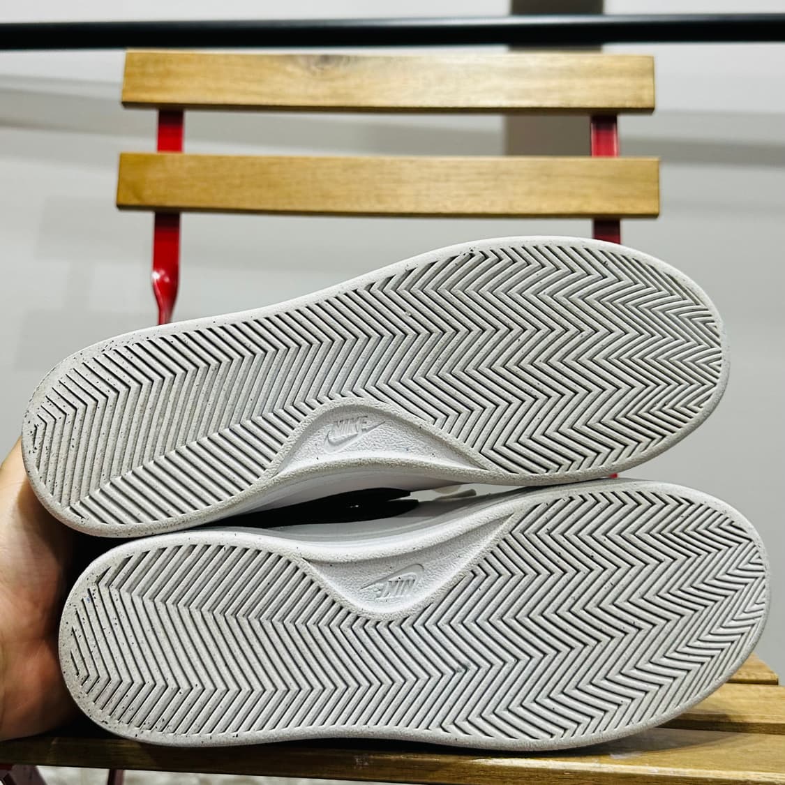 250) 나이키 운동화 남녀 공용 신발 코트 로얄 화이트 블랙 스우시 상품이미지6