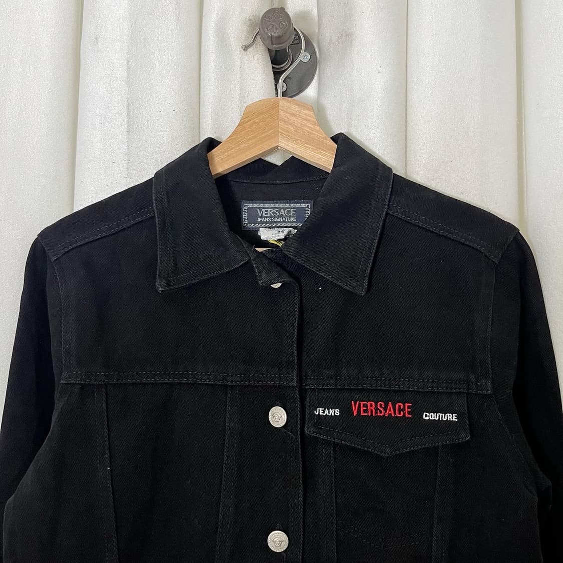 베르사체 블랙 백빅로고 트러커 자켓 상품이미지3