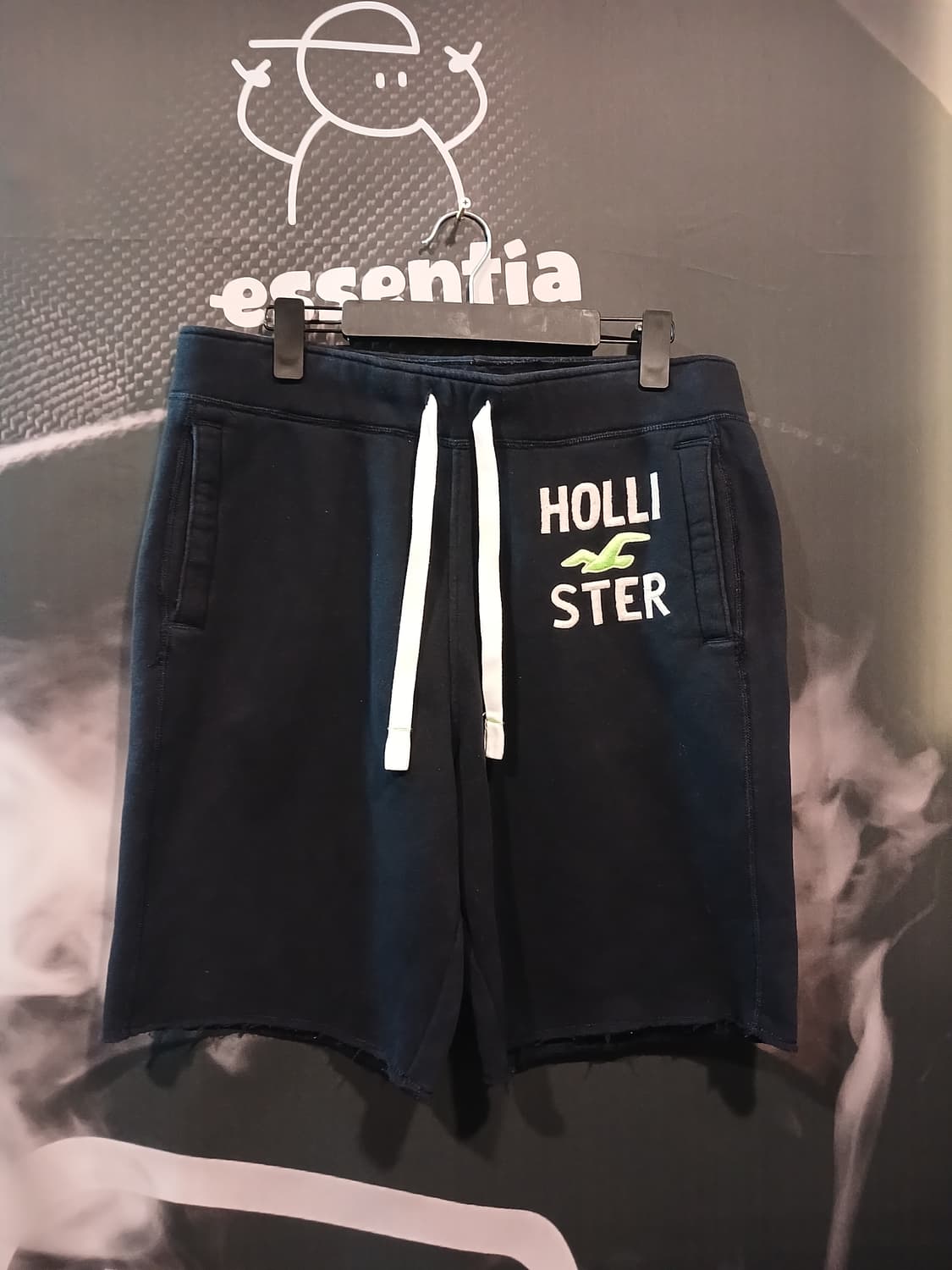 홀리스터 네이비 컬러 로고 그래픽 플리스 반바지 상품이미지1