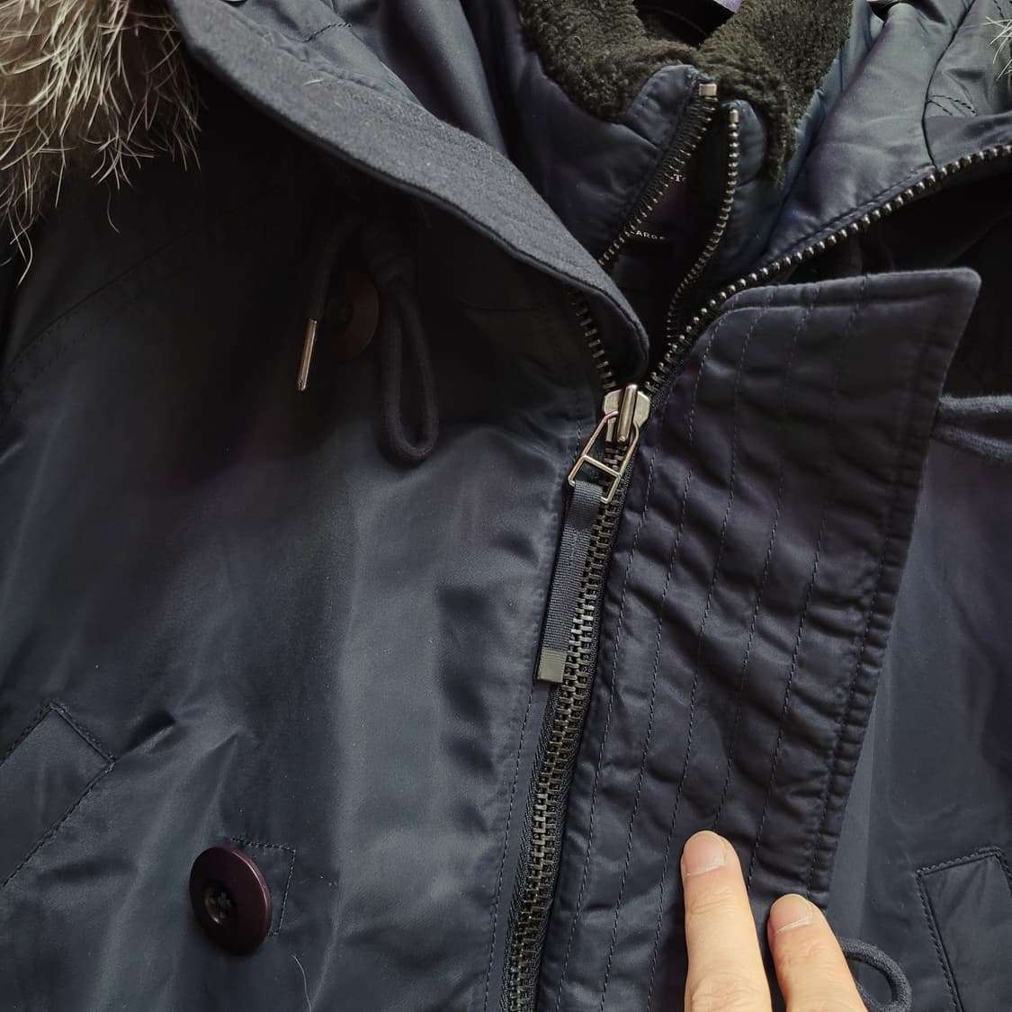 Covernat 커버낫 네이비 후드 퍼 오리털 패딩 상품이미지4