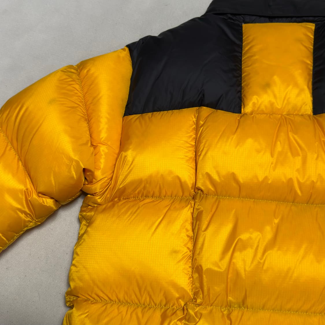 100 노스페이스 써밋시리즈 800 구스다운 옐로우 패딩  상품이미지9