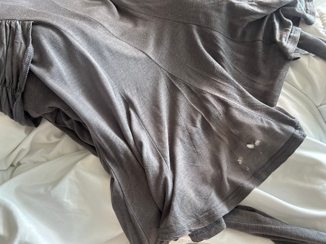 울리카상투스 커튼 탑 (차콜) 상품이미지2