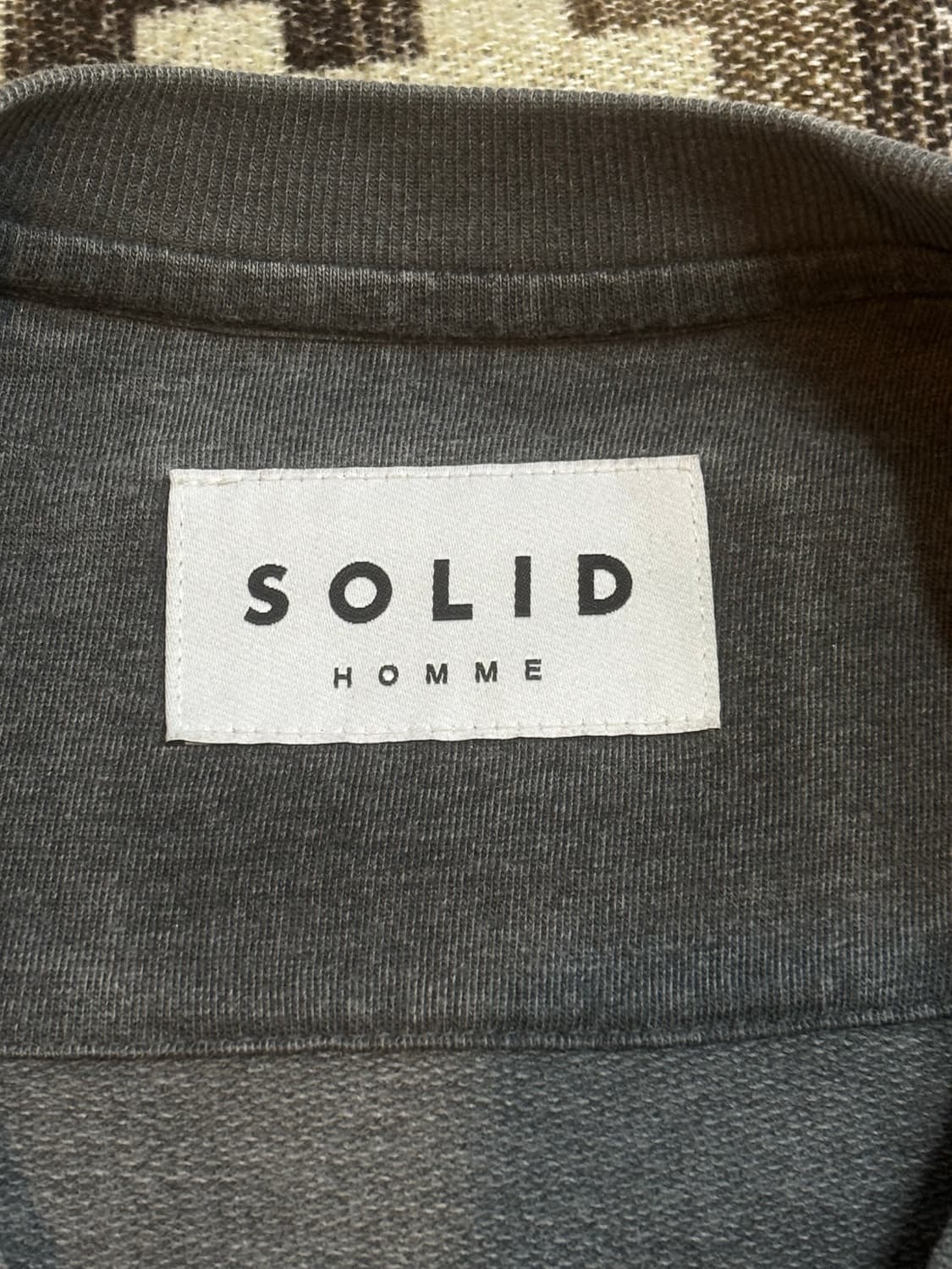 솔리드 옴므 피그먼트 백프린트 오버핏 롱슬리브   상품이미지7