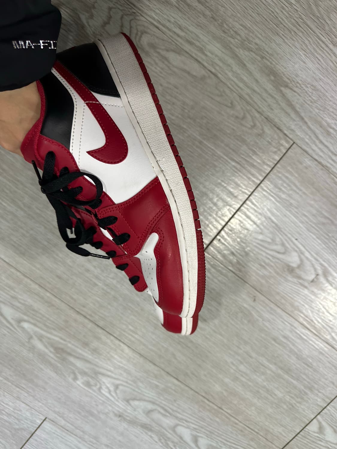 조던 1 로우 화이트 짐레드 상품이미지6