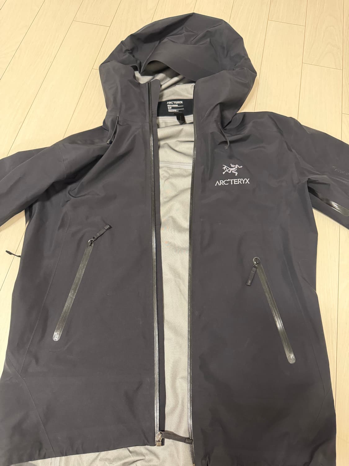 아크테릭스 베타LT MEN’S 바람막이 S사이즈 블랙 상품이미지1