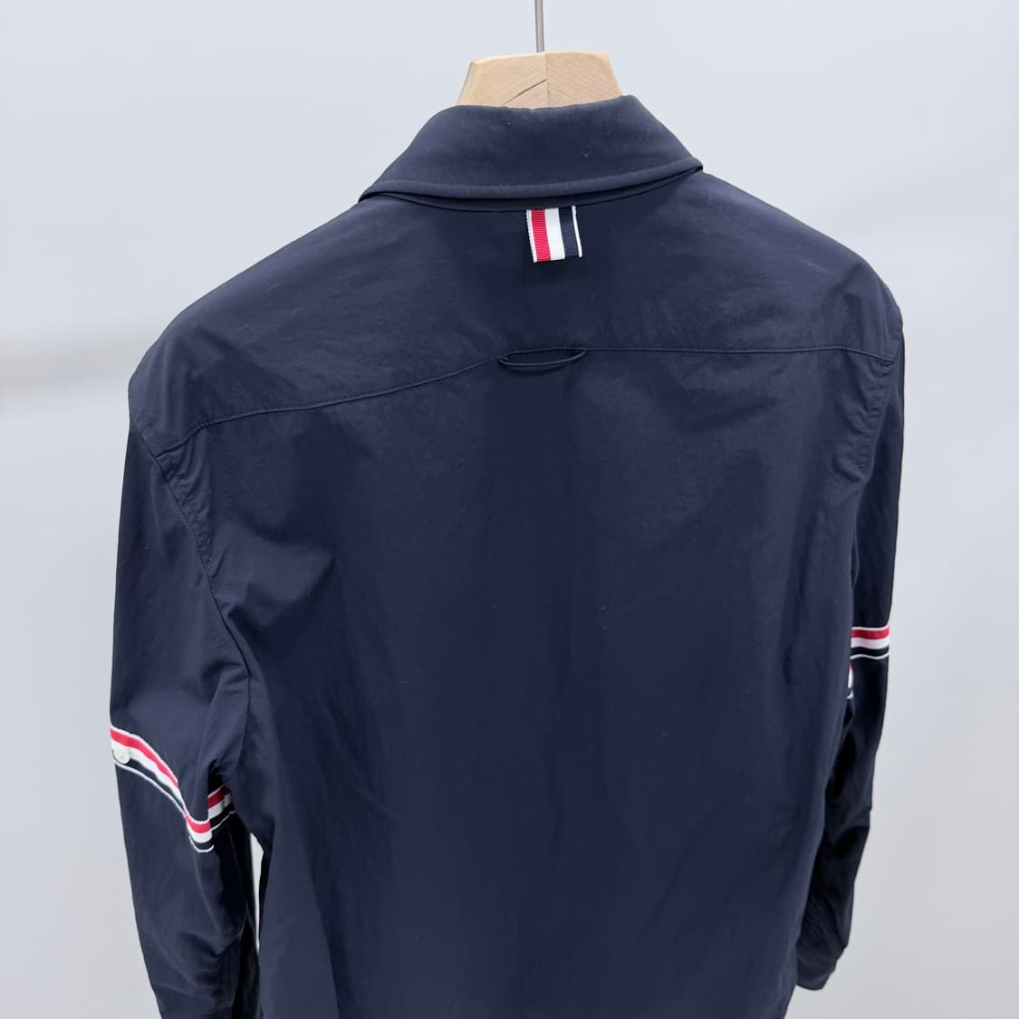 [S+급/0] 톰브라운 암밴드 셔츠자켓 네이비 상품이미지6