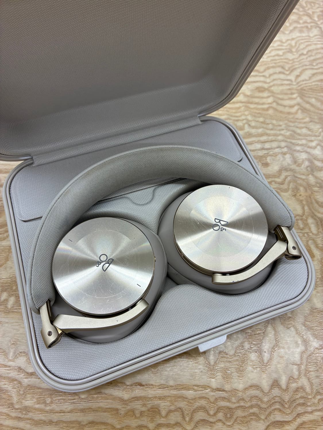 뱅엔울롭슨 h95 골드컬러 b&o 상품이미지1