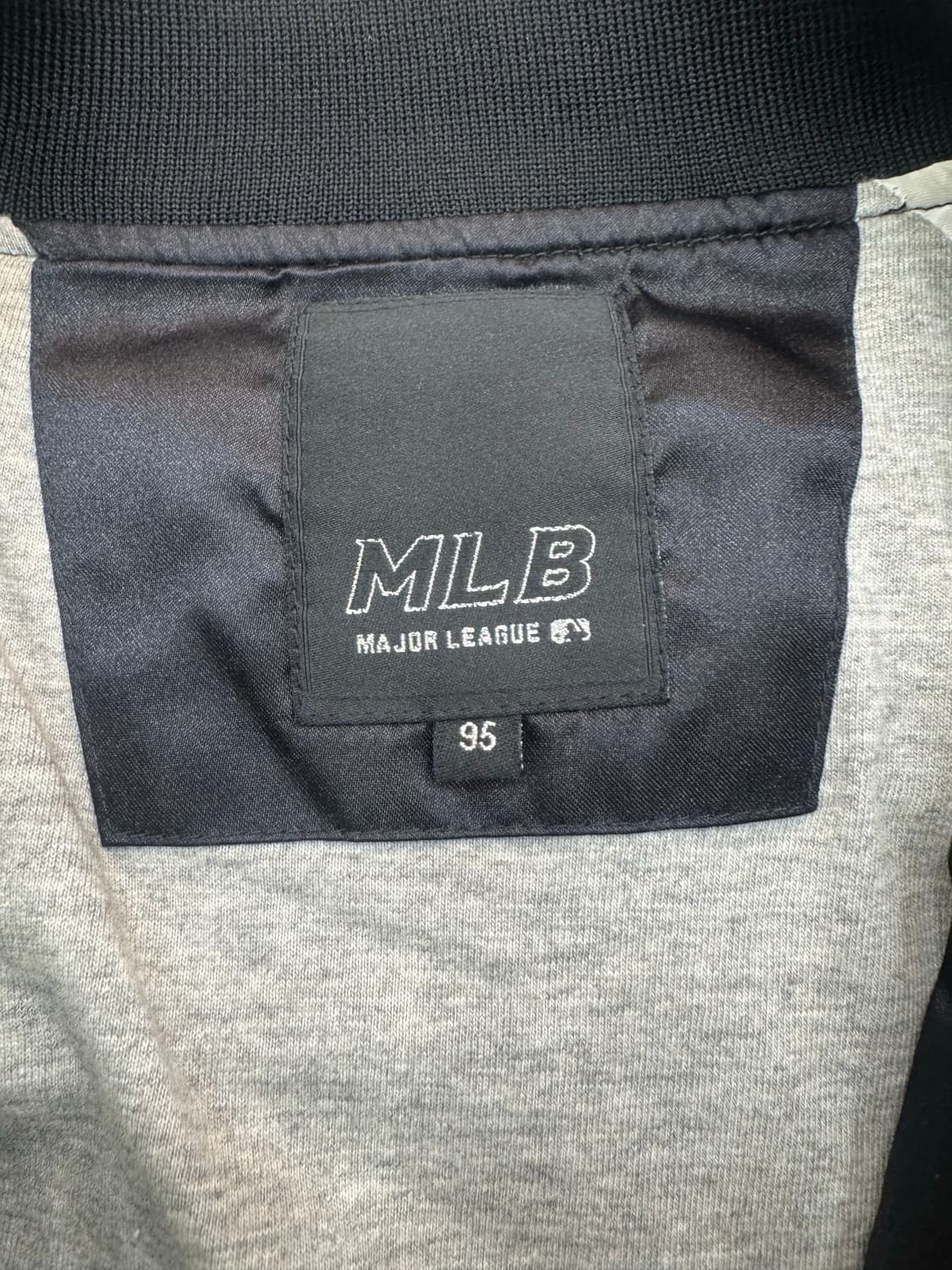 MLB 화이트삭스 블랙 배색 점퍼  상품이미지6
