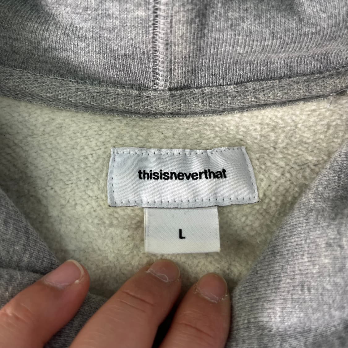 100 디스이즈네버댓 스펠아웃 자수로고 후드티 상품이미지3