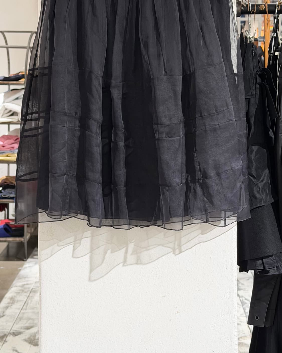 질샌더 블랙 실크 레이어드 셔링 미디 스커트 상품이미지3