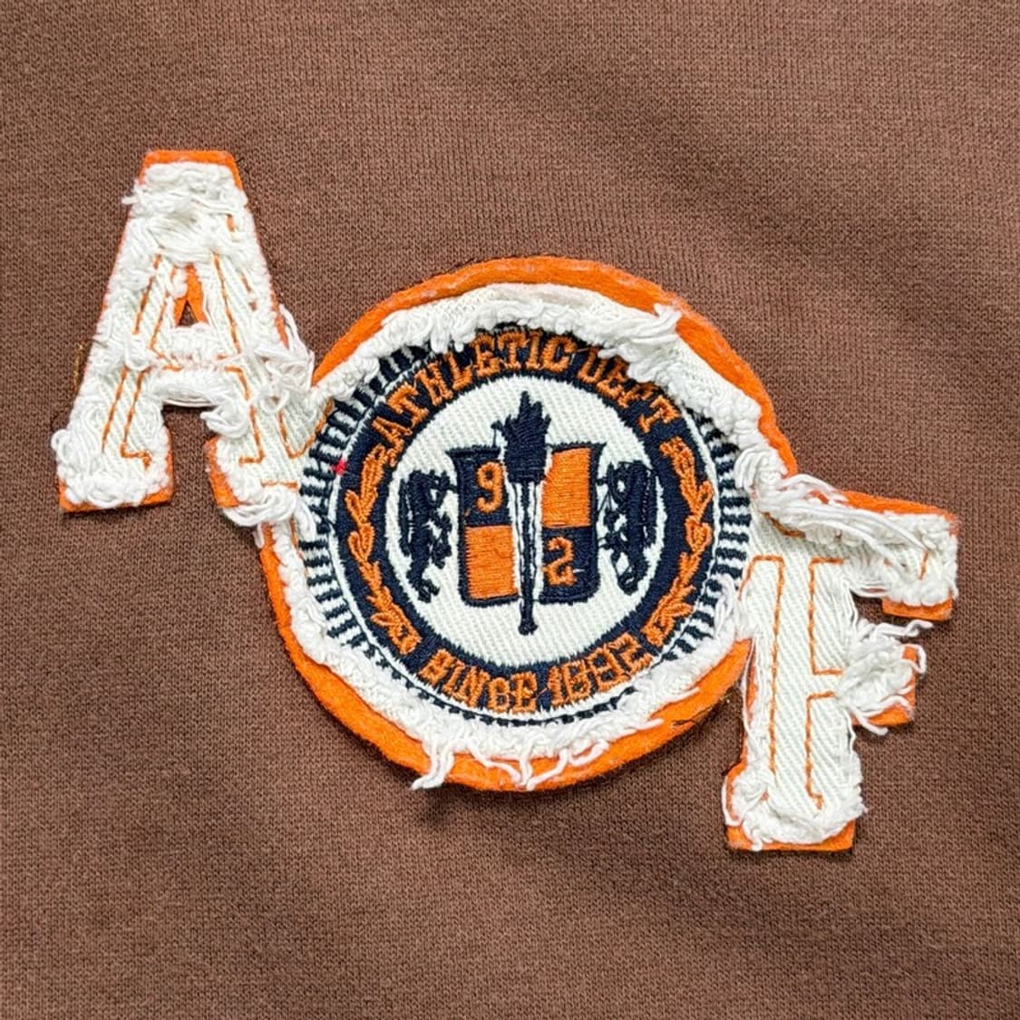 아베크롬비 앤 피치 빈티지 스타일 로고 집업 브라운 XL 상품이미지2