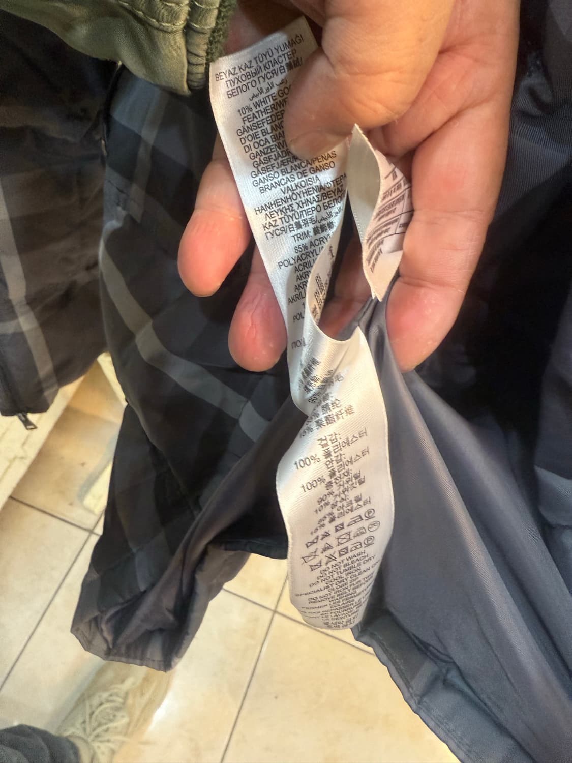 14y/44 정품 버버리 체크 후드패딩 팝니다 상품이미지5