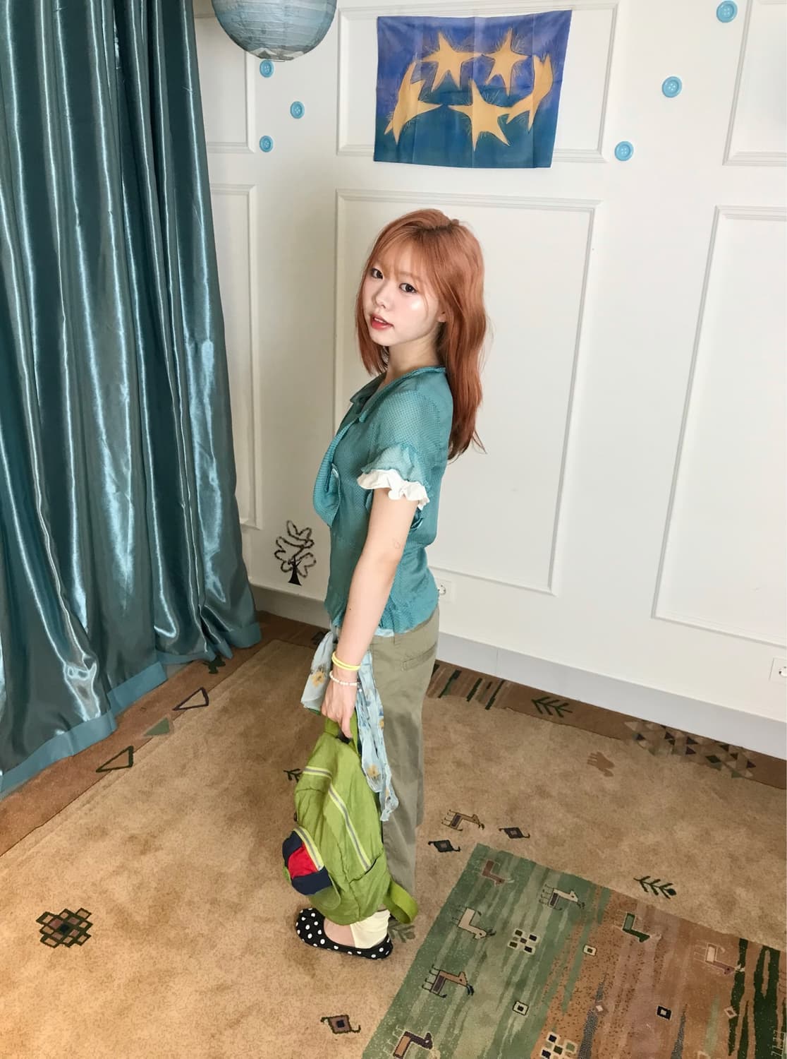 단추 포인트꩜ 도트 블라우스에 베이지 팬츠를 더해 아웃도어 키치 룩🍄 상품이미지6