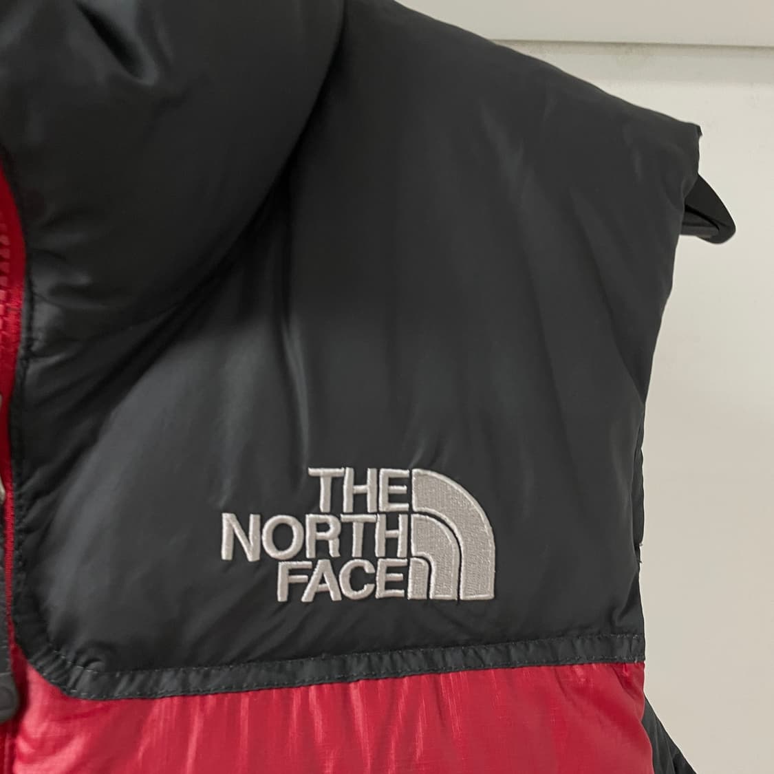 노스페이스 700 패딩 조끼 레드 85 상품이미지5