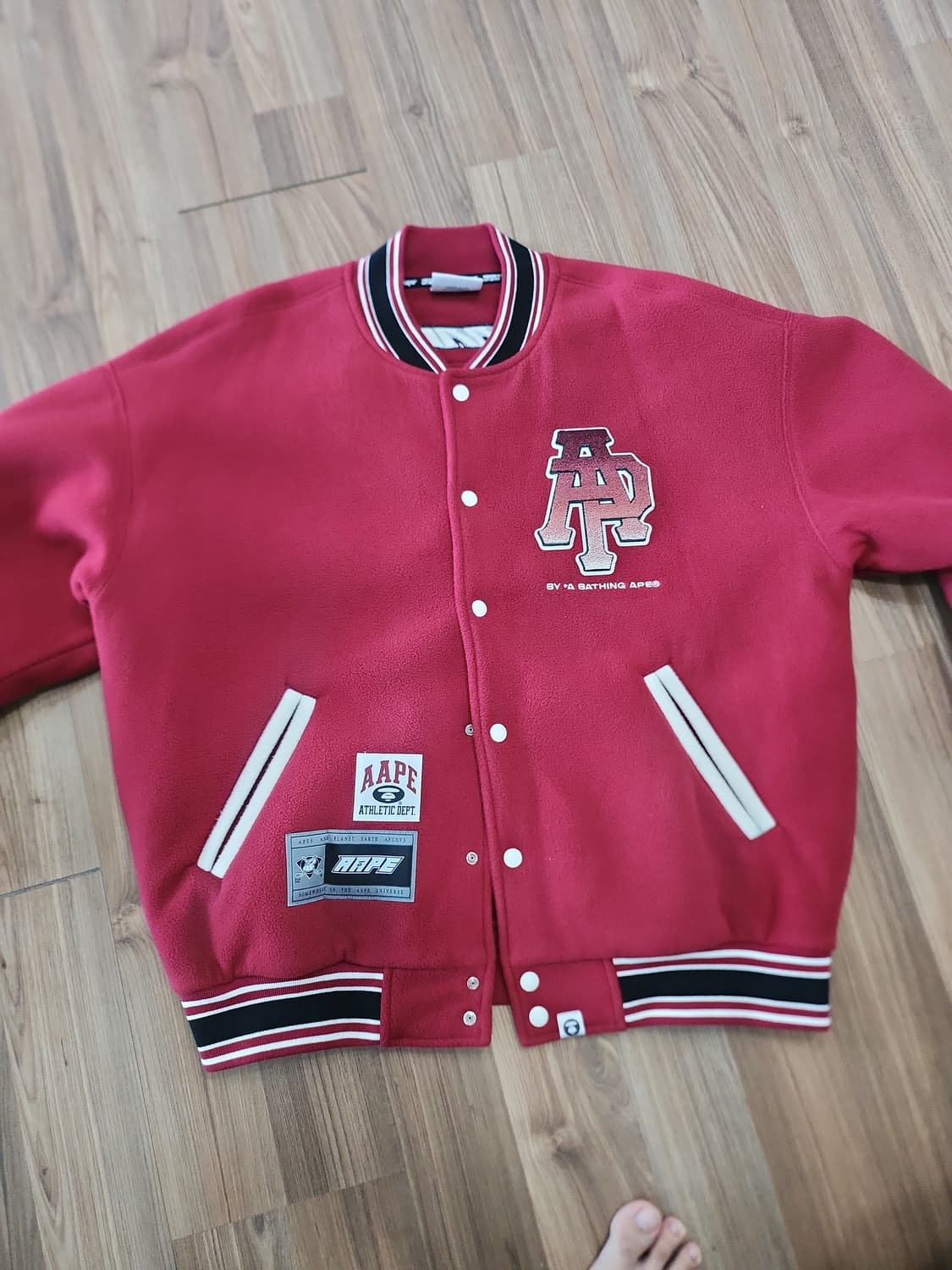 에이프 바시티 자켓 L (레드) 상품이미지3