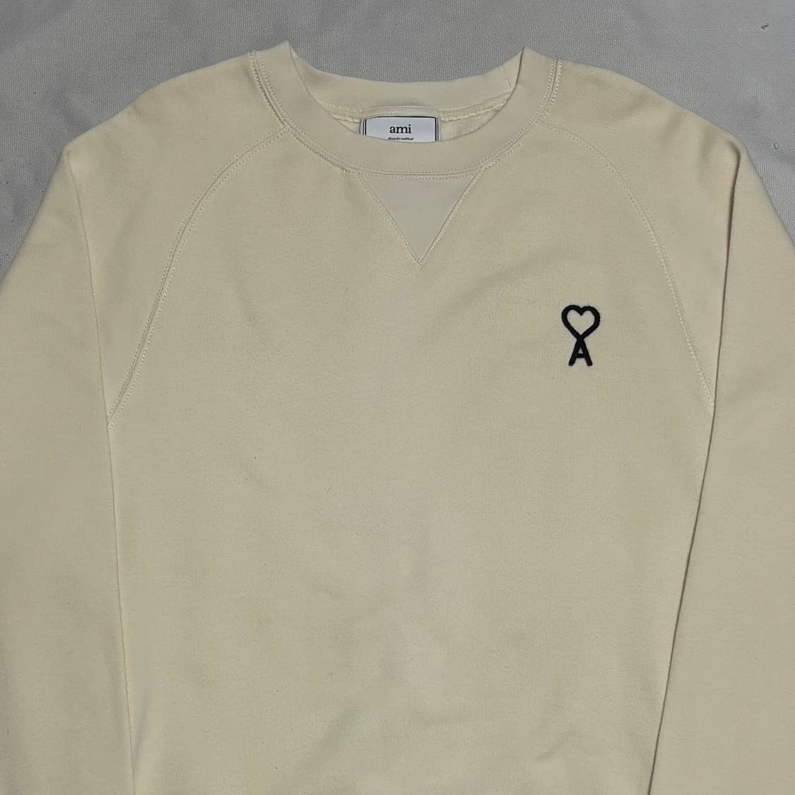 아미 아이보리 맨투맨 상품이미지1