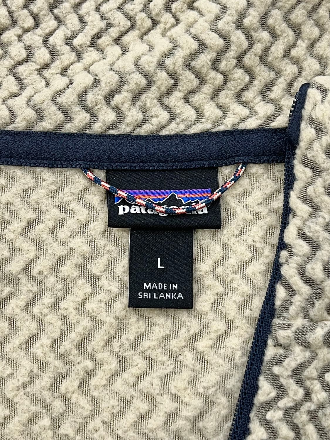 파타고니아 24fw r1 에어 탄 집 넥 오버 플리스 상품이미지7