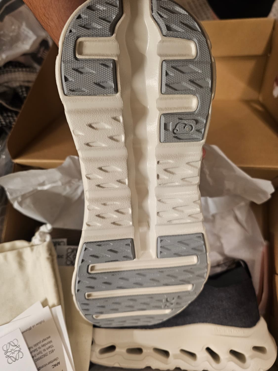 로에베 온러닝 클라우드틸트 데님  상품이미지3