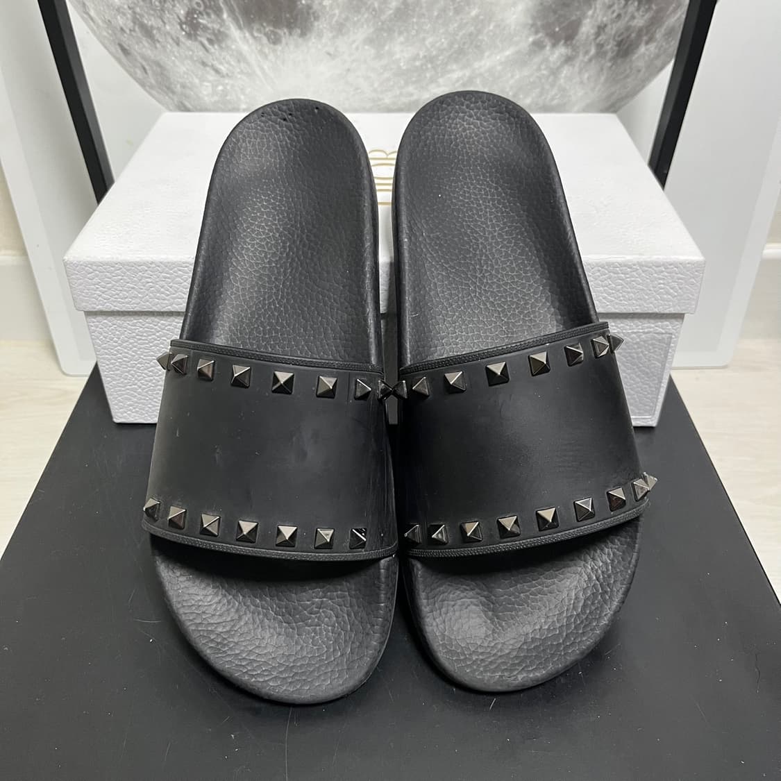 정품 43) 발렌티노 러버 락스터드 슬라이드 슬리퍼 275 상품이미지3