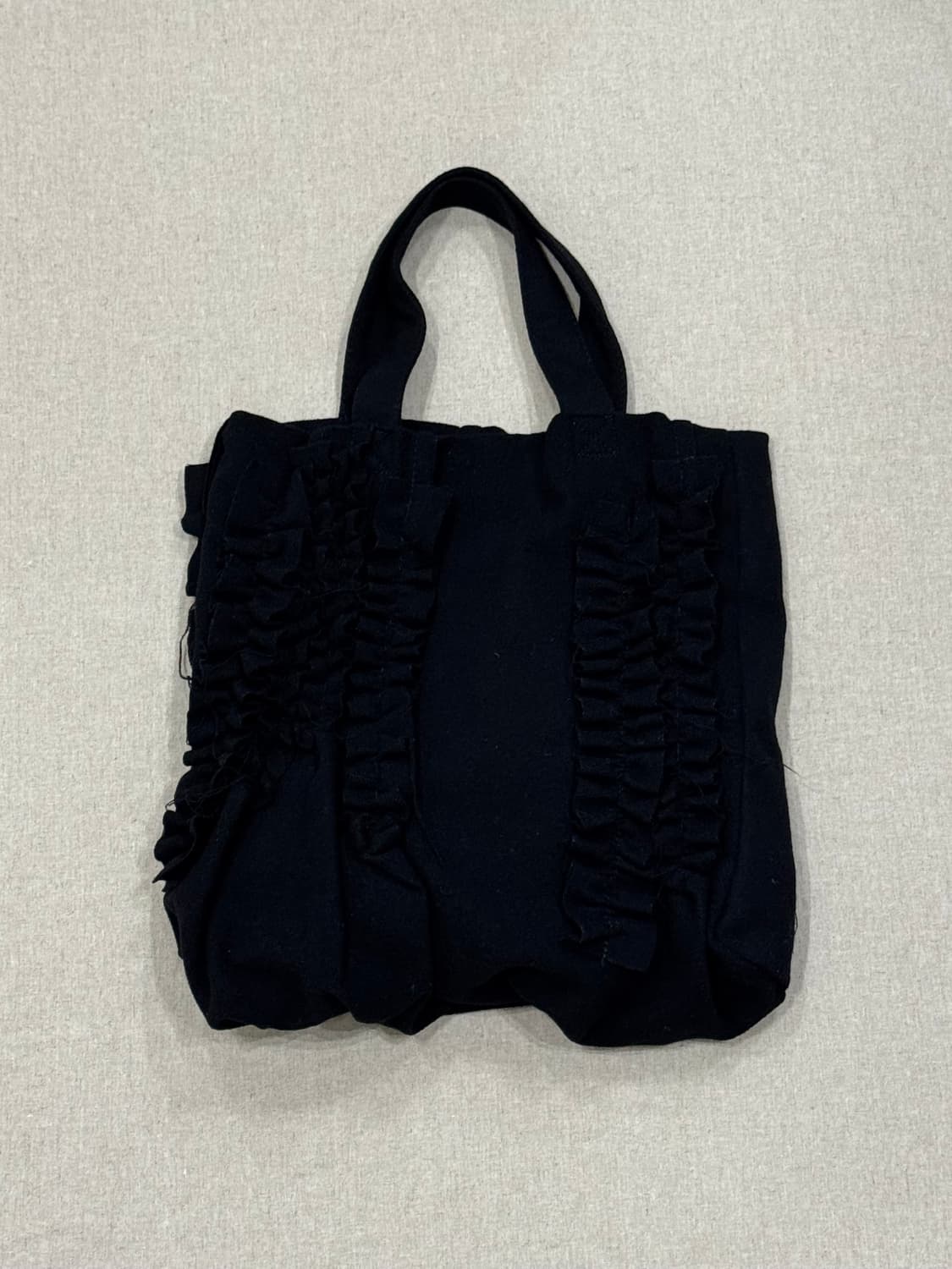 꼼데가르송 울 프릴 토트백 상품이미지4