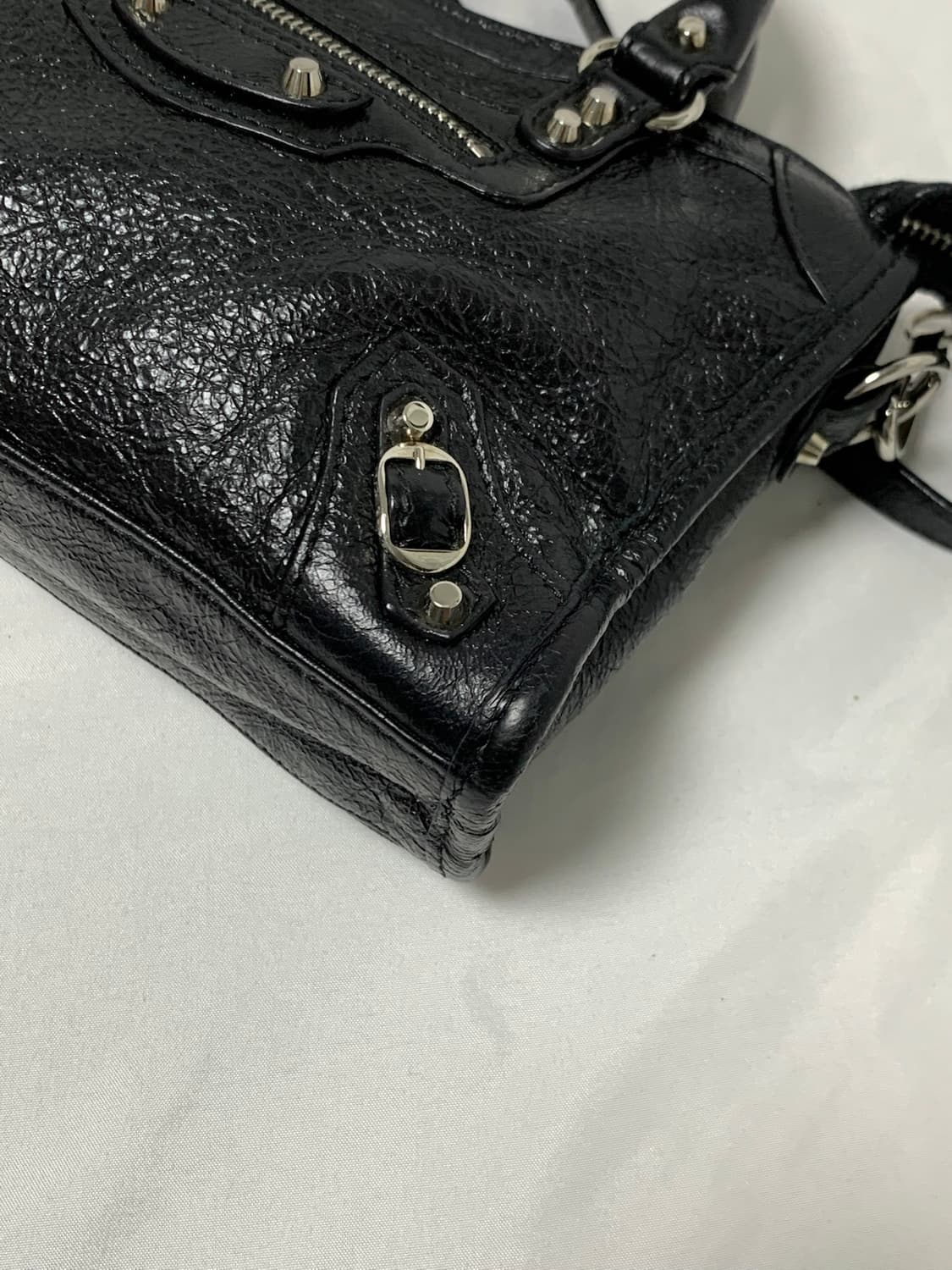 발렌시아가 모터백 블랙 나노 상품이미지3