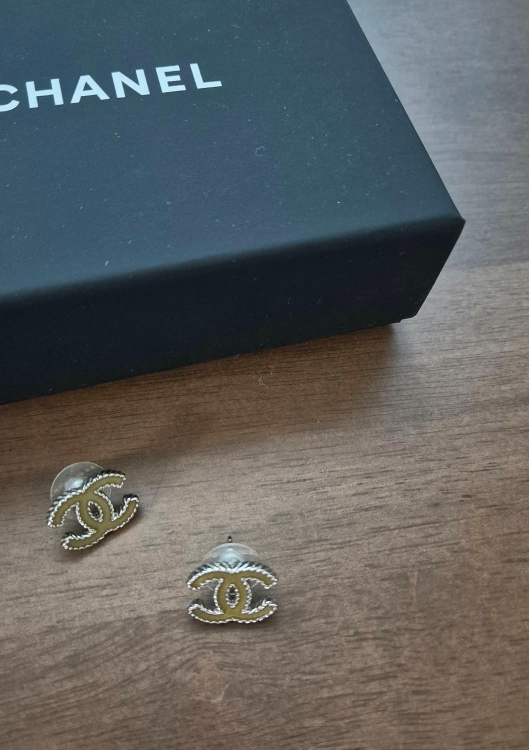 샤넬 cc 트위드 귀걸이 정품 상품이미지3