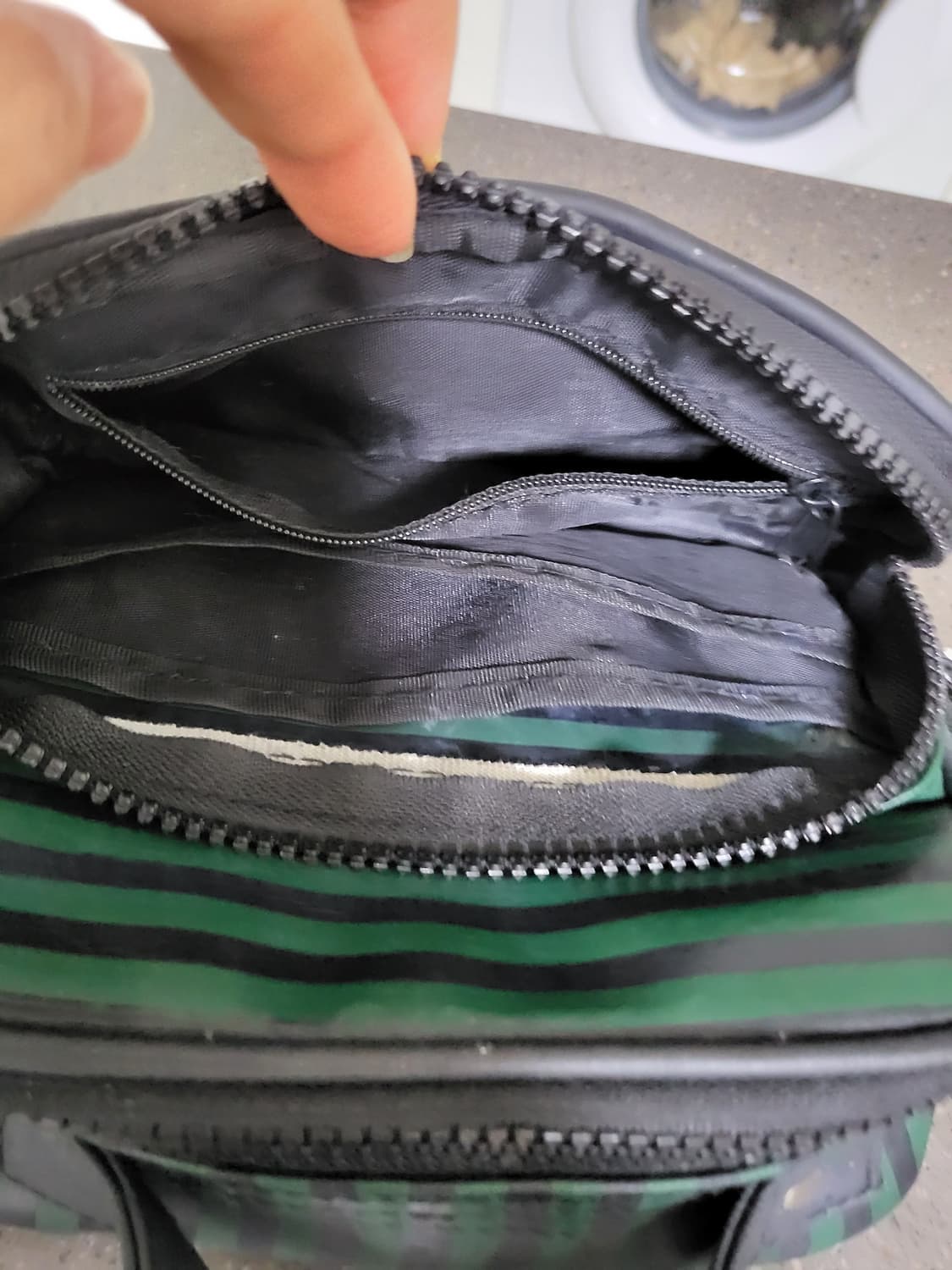 (수납짱)! 스페인 브랜드 우먼스 시크릿 토트백입니다. 상품이미지5