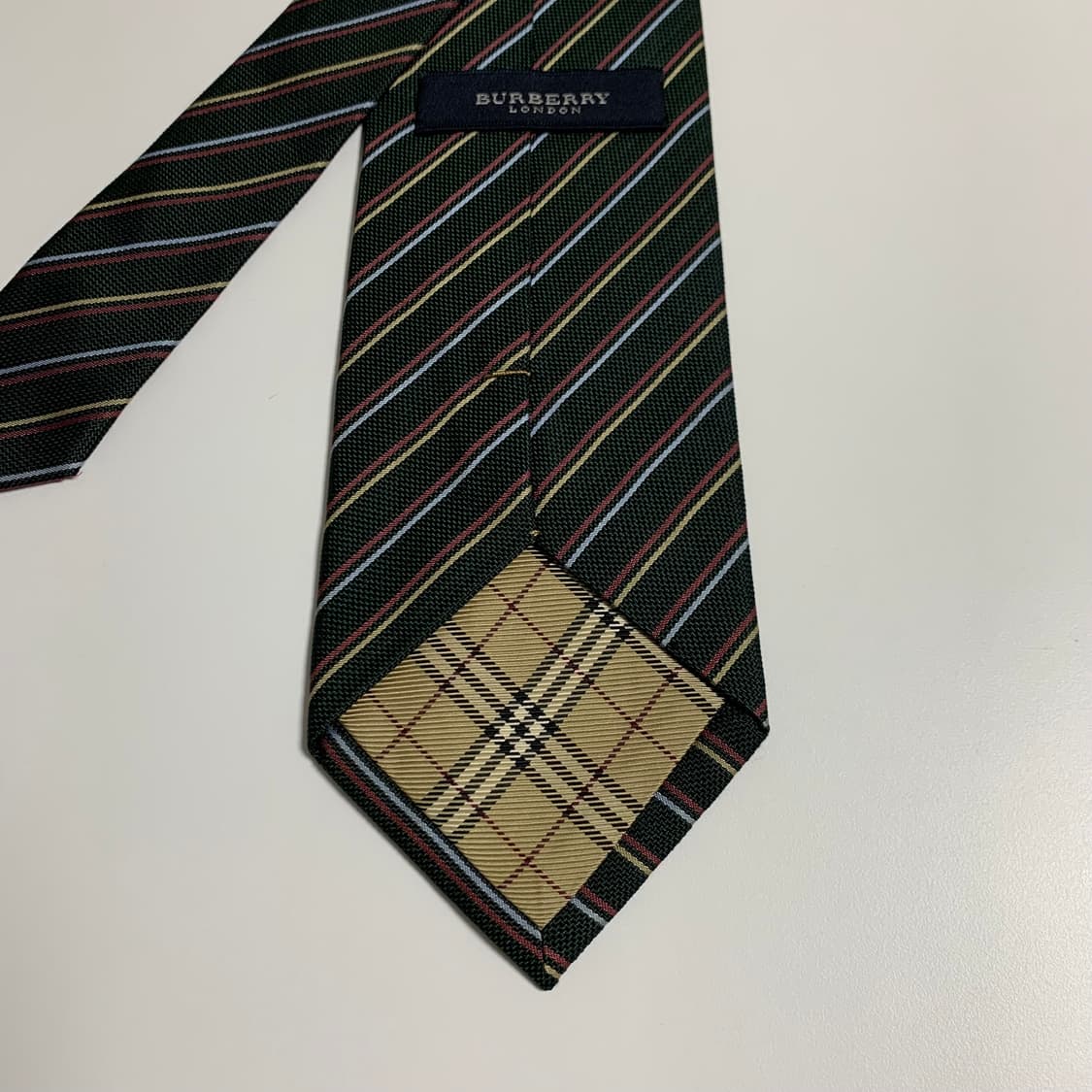 버버리(BURBERRY) 스트라이프 노바체크 명품넥타이 100실크 A+ 상품이미지5