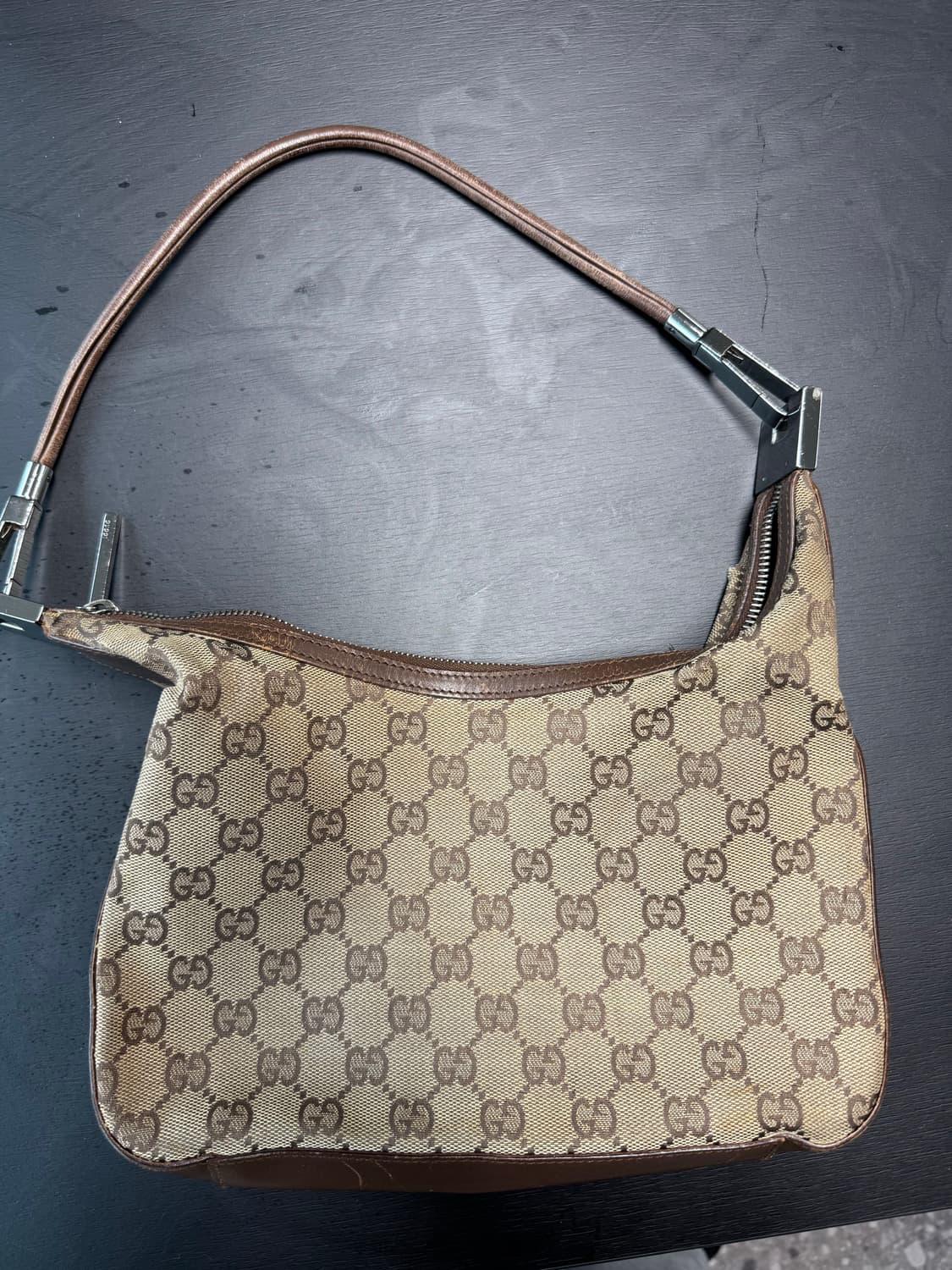 구찌 GG로고 자가드 숄더백 상품이미지1