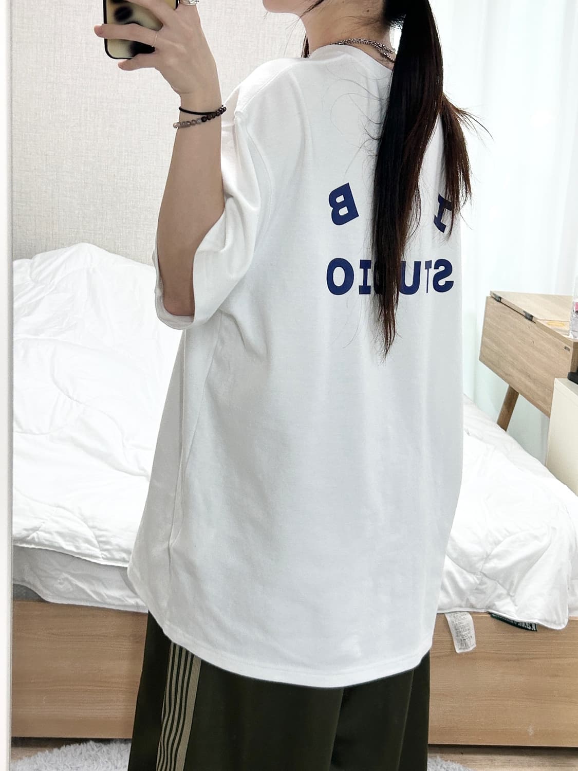 아이앱스튜디오 빅로고 화이트 반팔 상품이미지1