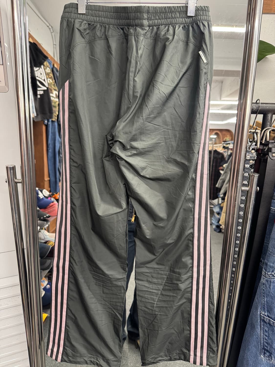 아디다스 올드스쿨 차콜/핑크 삼선 트레이닝 팬츠 상품이미지3