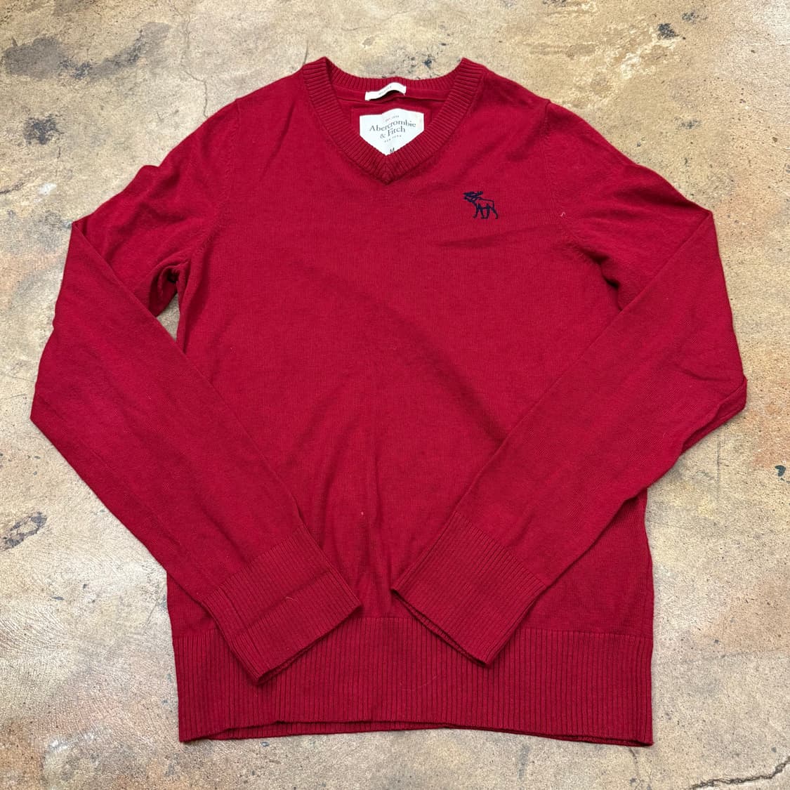 아베크롬비 버건디 레드 브이넥 니트  상품이미지2