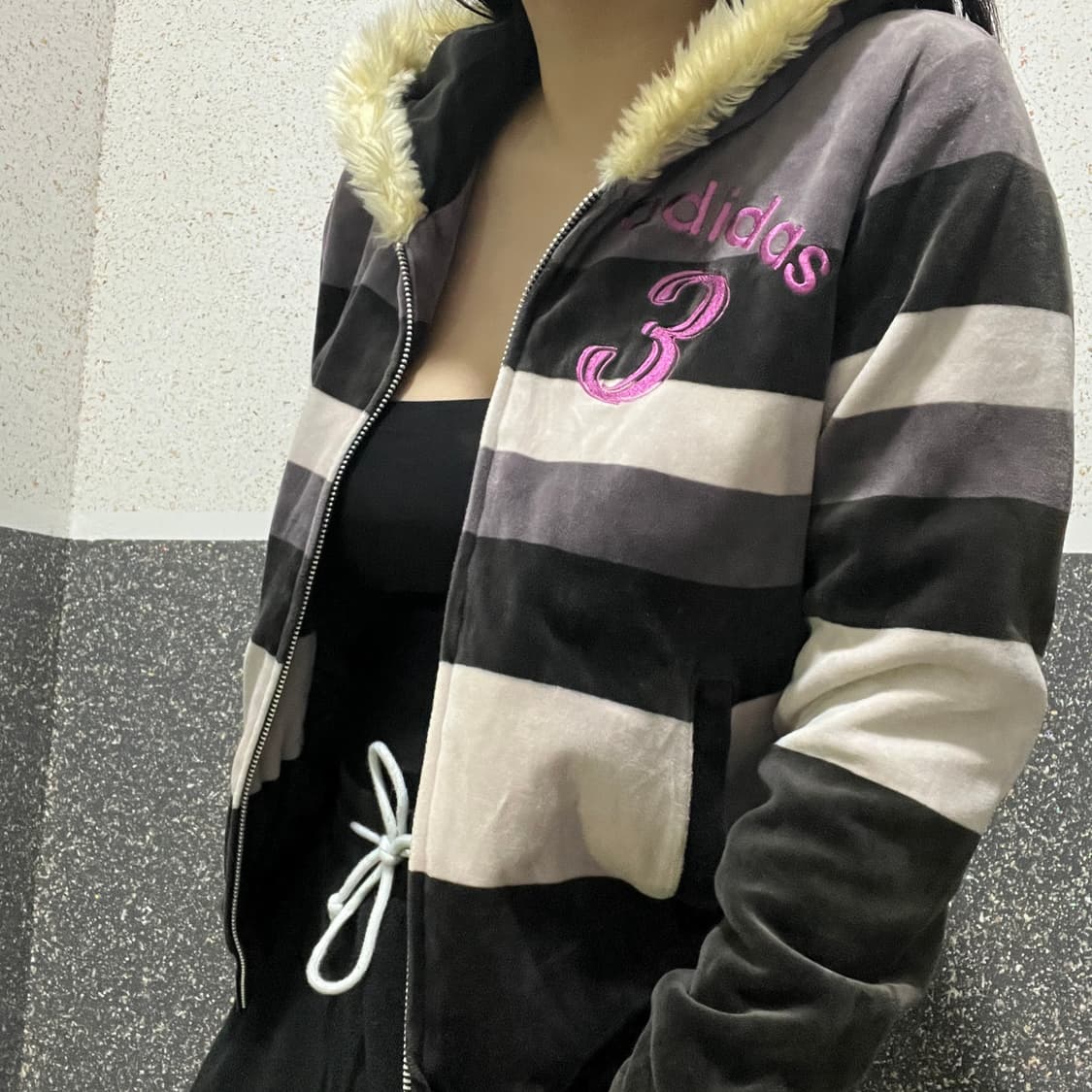 아디다스 보라 퍼플맛 Y2K 벨벳 후드집업 상품이미지3