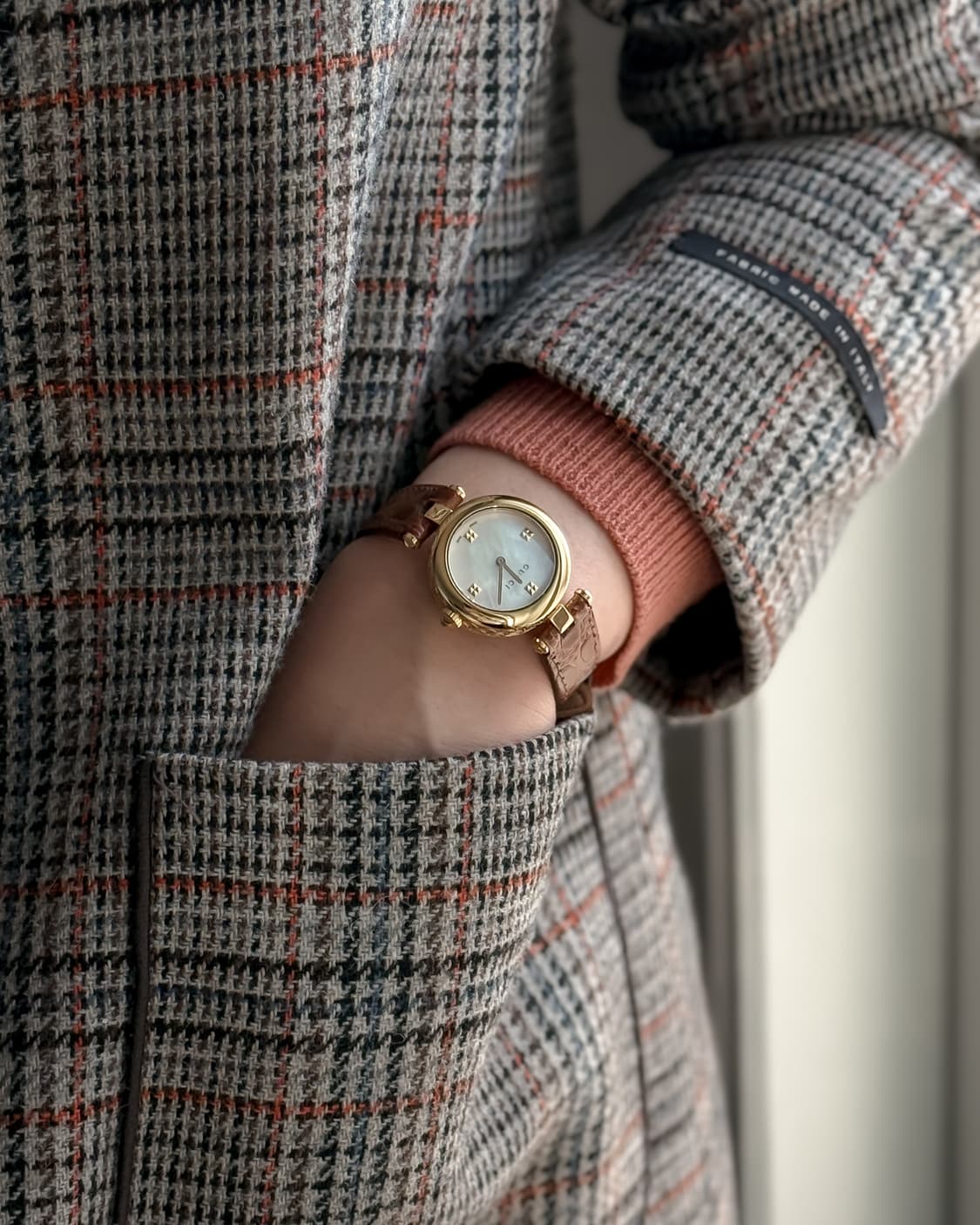 구찌 클래식 펄 다이얼 시계 상품이미지5