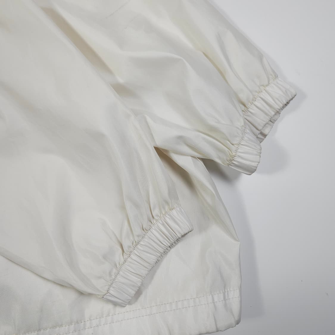 나이키 스우시 화이트 바람막이  상품이미지5