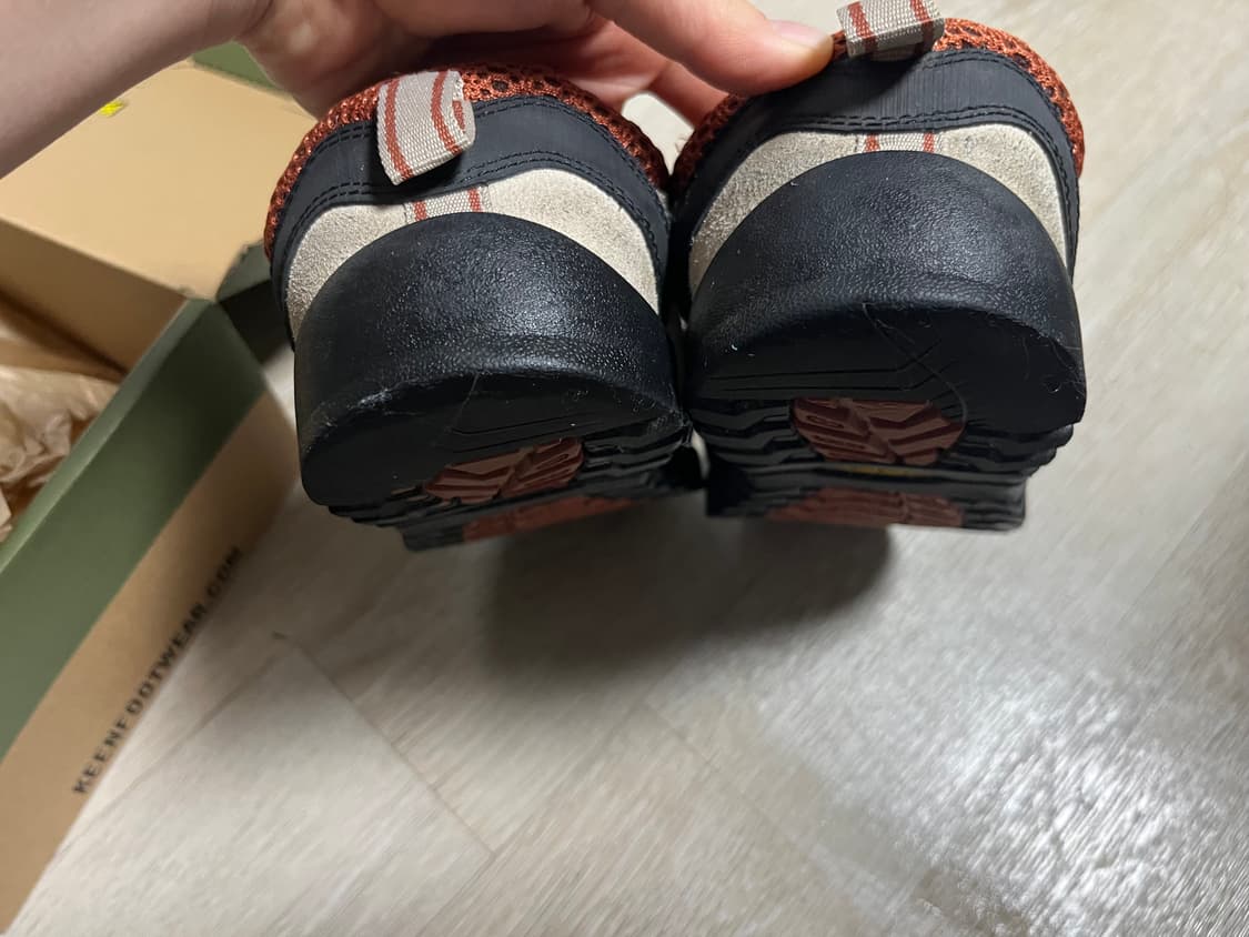 킨 KEEN 재스퍼 락 스니커즈 Baked Clay 240 상품이미지3