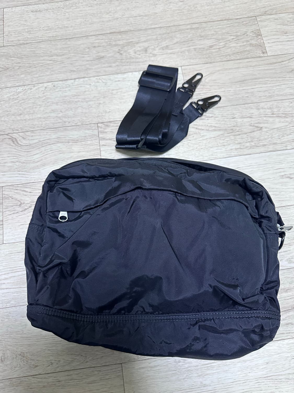 아르켓 A4 숄더백 블랙 상품이미지1