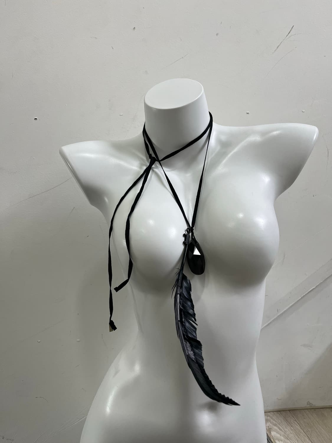 앤 드뮐미스터 스테디셀러 페더 목걸이 상품이미지2