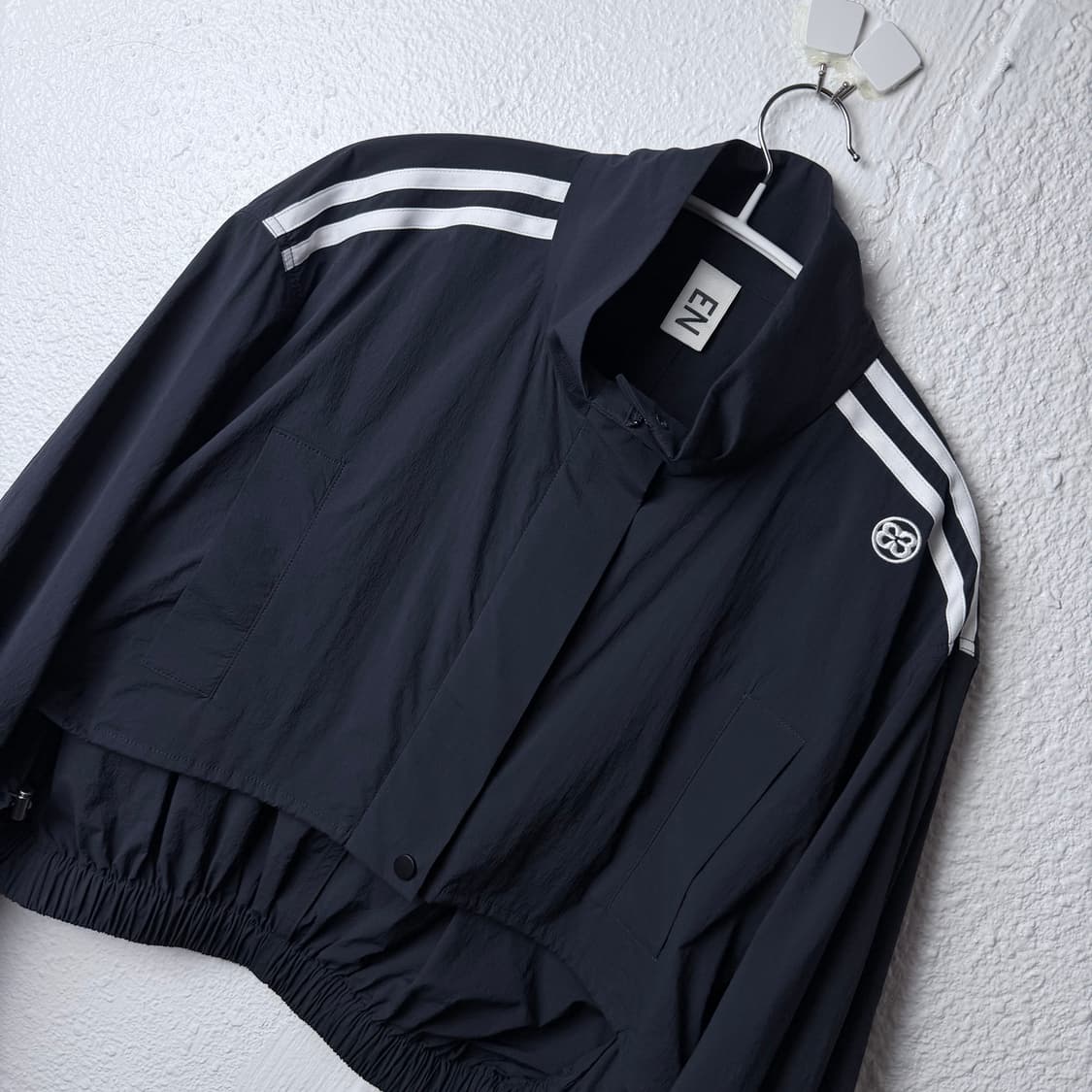엔오르 DOUBLE STRIPE STRING CROP JACKET 상품이미지4