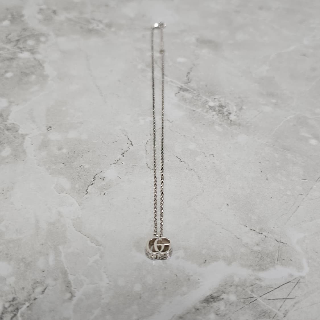 구찌 GG 로고 실버 목걸이 판매 상품이미지1